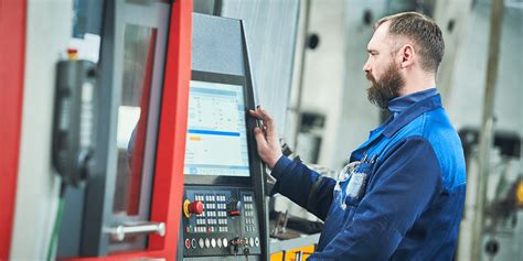 role of a cnc operator